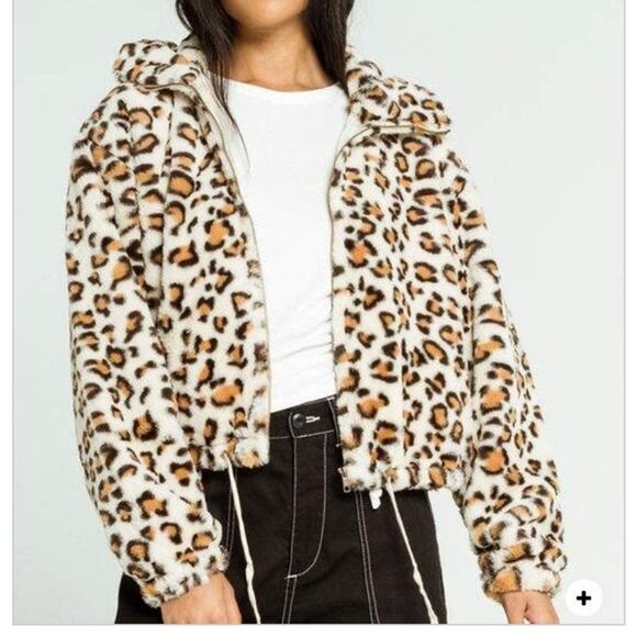 VSP KNOW ONE CARES Leopard Faux Fur Bomber Jacket - Picture 7 of 7